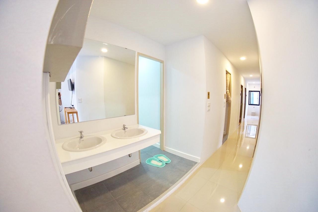Inn Trog And Inn Soi (Adults Only) Bangkok Exterior photo